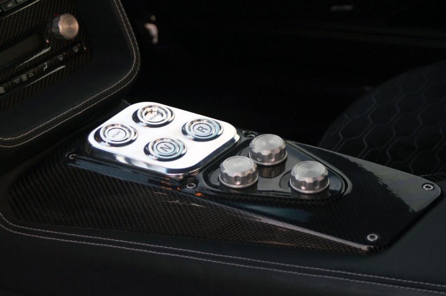 Детали интерьера Zenvo ST1 2009 года  (фото 40 из 75)